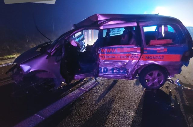 Nočná hromadná nehoda na diaľnici D1 si vyžiadala život 49-ročného muža (foto)