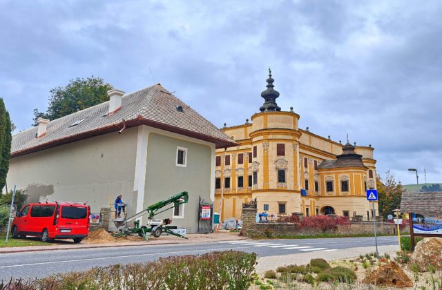 Renovácia Kúrie Zuzana v Markušovciach sa blíži ku koncu, cena stavebných prác sa však navýšila (video+foto)