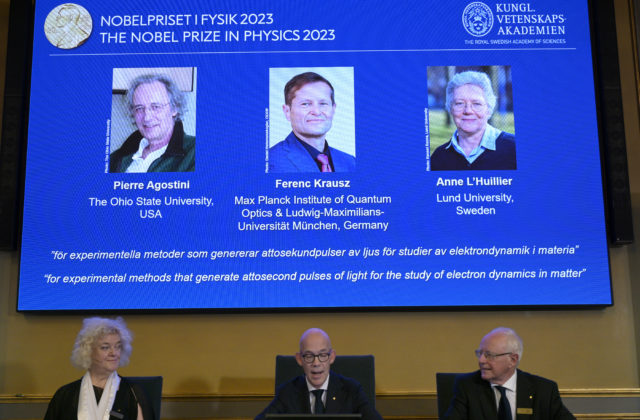 Nobelovu cenu za fyziku získala trojica vedcov, ich experiment možno aplikovať v mnohých oblastiach