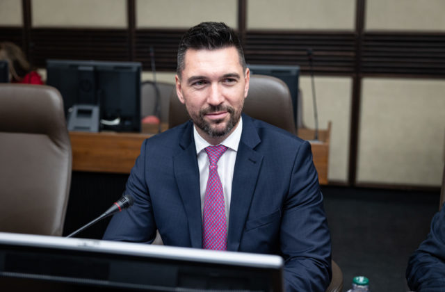Nový minister pôdohospodárstva Takáč sa vzdal postu poslanca v krajskom aj mestskom zastupiteľstve