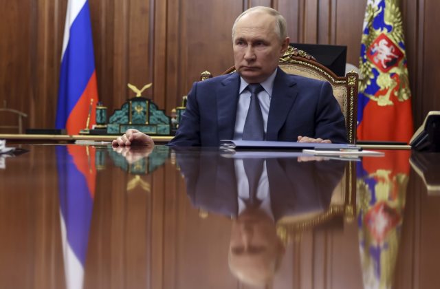 Rusko zintenzívnilo na Ukrajine útoky, chce získať iniciatívu pred prezidentskými voľbami