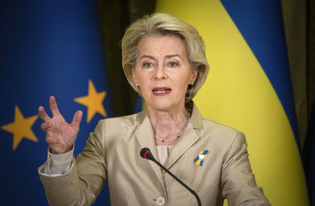 Európska komisia schválila 1,5 miliardy eur v rámci makrofinančnej pomoci Ukrajine, uviedla predsedníčka Ursula von der Leyen