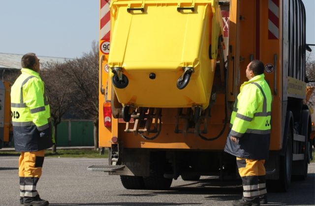 Spoločnosť OLO počas Veľkonočného pondelka nebude odvážať odpad, urobí tak počas náhradných odvozov
