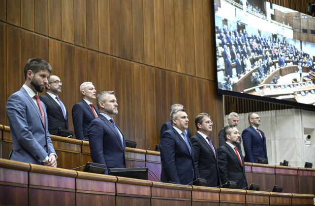 Poslanci parlamentu budú opäť rokovať do polnoci, Remišová protestovala proti predlžovaniu zasadnutia