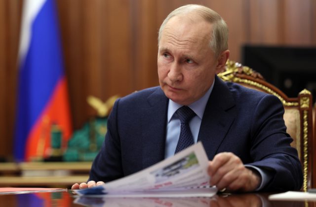 Putin presviedča Spojené štáty, aby prinútili Ukrajinu k rokovaniam. Prehra Ruska na Ukrajine nie je možná, tvrdí