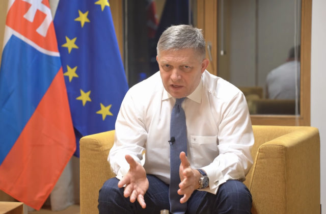 Fico reaguje na činy opozičných europoslancov: Klamstvami sa pokúšajú poškodiť Slovensko, takéto veci nerobia ani potkani (video)