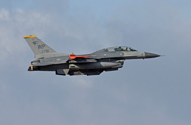 Belgicko pošle do Dánska dve stíhačky F-16 a inštruktorov pre výcvik ukrajinských pilotov