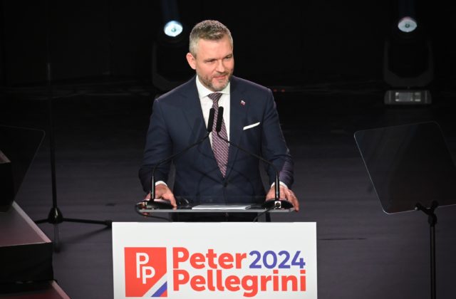 Predseda poslaneckého klubu Hlasu odovzdal oficiálny návrh Pellegriniho prezidentskej kandidatúry