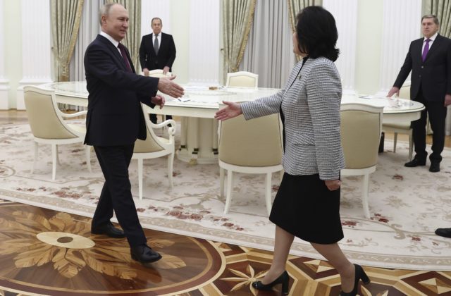 Putin sa stretol s ministerkou zahraničia KĽDR, Lavrov ocenil podporu Pchjongjangu pre ruskú operáciu na Ukrajine