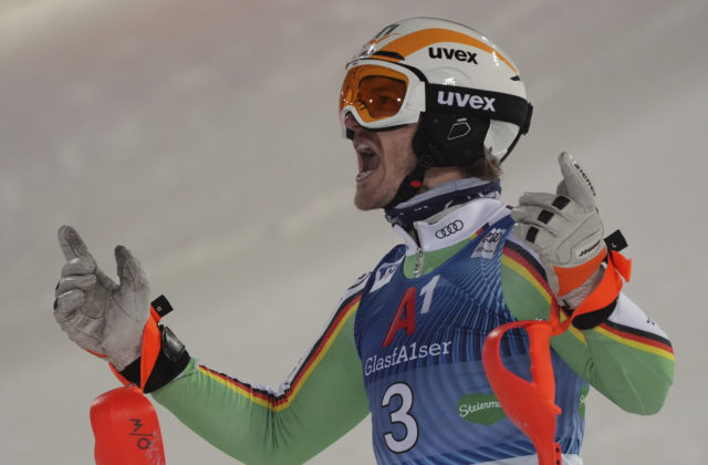 Strasser vyhral dva najprestížnejšie slalomy vo Svetovom pohári, napodobnil Kristoffersena spred ôsmich rokov (video)
