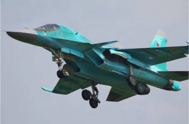 Ruský bombardér Su-34 zhorel na vojenskom letisku pri Čeľabinsku, ide o výsledok ukrajinskej operácie