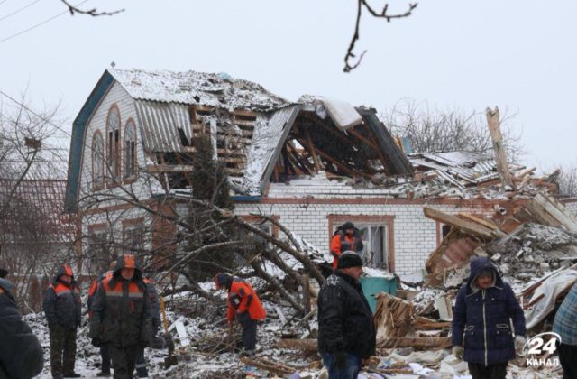 Ruské raketové útoky pripravili o život štyroch civilistov, niekoľko ľudí je stále pod troskami