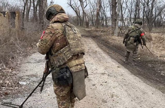 Postup Rusov v Doneckej oblasti sa podľa britských analytikov spomalil, možno sú za tým veľké straty v Avdijivke