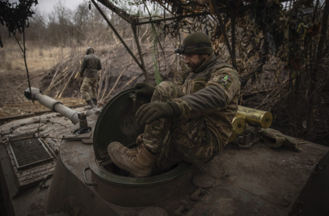 Ukrajinský parlament prijal zákon o posilnení náboru vojakov, krajina potrebuje až 500-tisíc nových regrútov