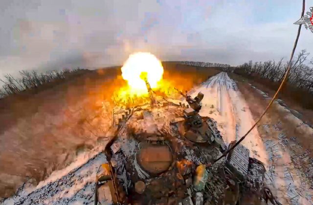Rusi stratili ďalšie stovky vojakov, podľa Ukrajincov prišli aj o osem tankov