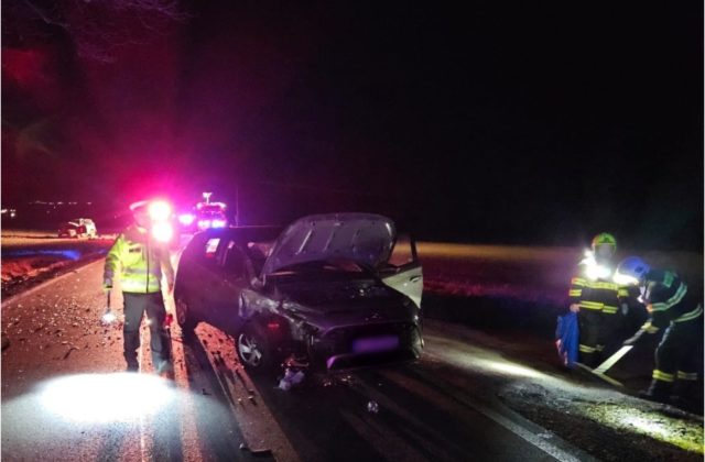 Nehoda medzi Báhoňom a Budmericami si vyžiadala život spolujazdca, vodič nafúkal 1,15 promile (foto)