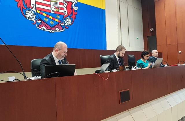 Poslanci v Košiciach prelomili veto primátora, opätovne schválili doplatenie podielových daní pre mestské časti (video)