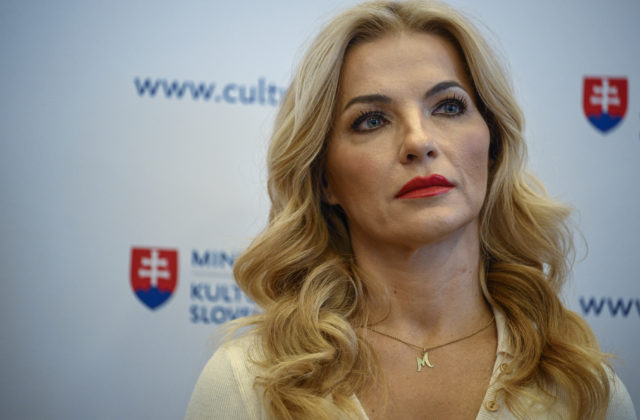 Šimkovičová ostáva ministerkou kultúry, prekvapenie sa v parlamente nekonalo