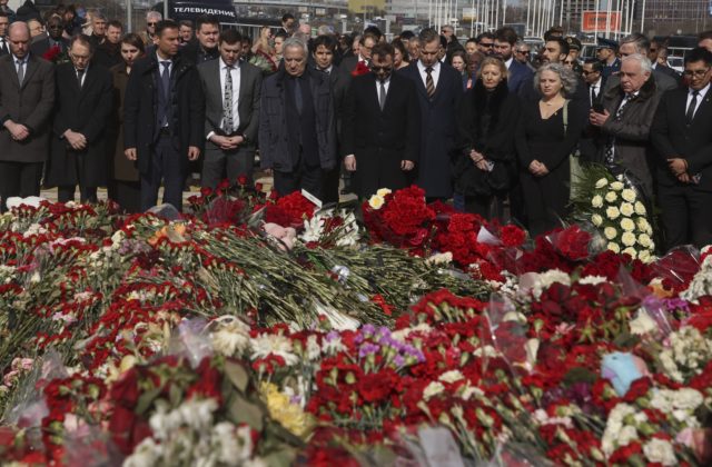 Zahraniční diplomati v Rusku si uctili obete teroristického útoku, prítomní boli aj zástupcovia „nepriateľských štátov“