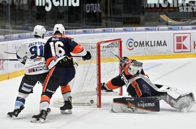 Hokejisti Michaloviec plnili rolu favorita už v úvode zápasu, víťazne však nakoniec skončila Nitra (video)