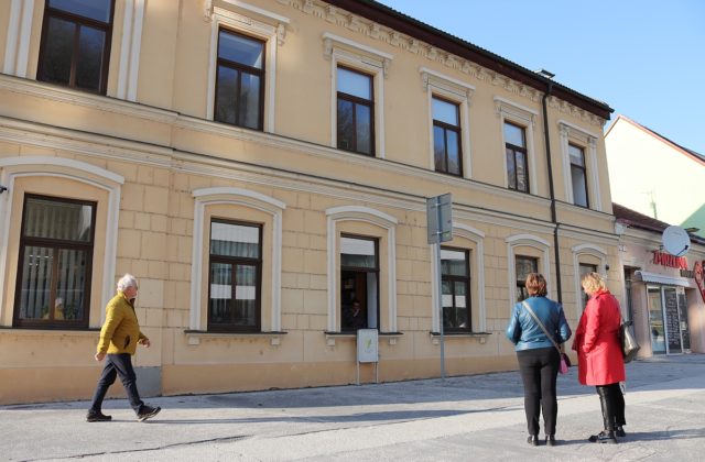 V Trenčíne zopakujú konkurz na nového riaditeľa Verejnej knižnice Michala Rešetku, neuspela ani jedna z kandidátok