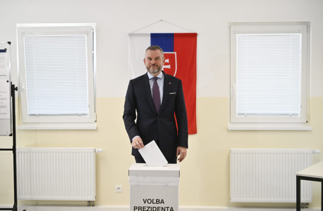 Pellegrini odovzdal svoj hlas, voliť by podľa neho mali ísť všetci bez ohľadu na politickú preferenciu (video)