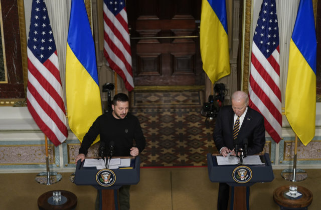 Ukrajina nemôže útočiť americkými zbraňami na ruské územie, Kyjev žiada od USA zrušenie zákazu