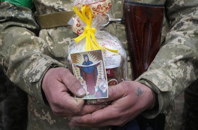 Kyjev očakáva raketové útoky počas pravoslávnej Veľkej noci. Úrady vyzývajú obyvateľov, aby nenavštevovali kostoly