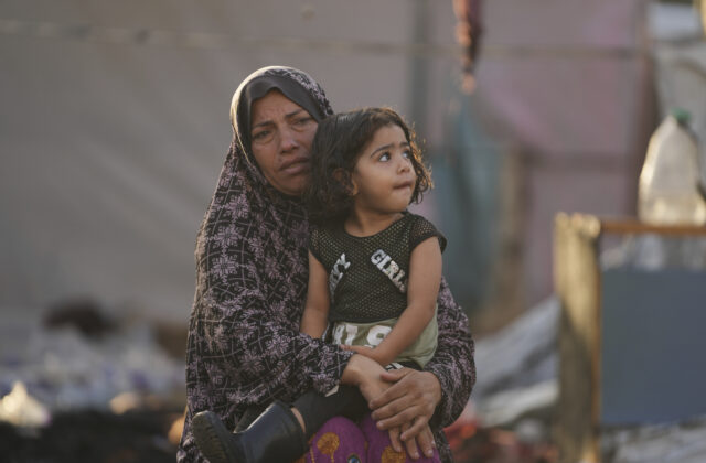 Izrael tvrdí, že na sever Pásma Gazy pustil autá s humanitárnou pomocou