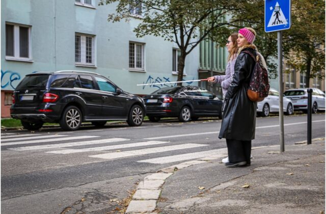 Únia nevidiacich a polícia zorganizovali na Deň bielej palice preventívnu akciu, zapojených je až 37 miest (foto)