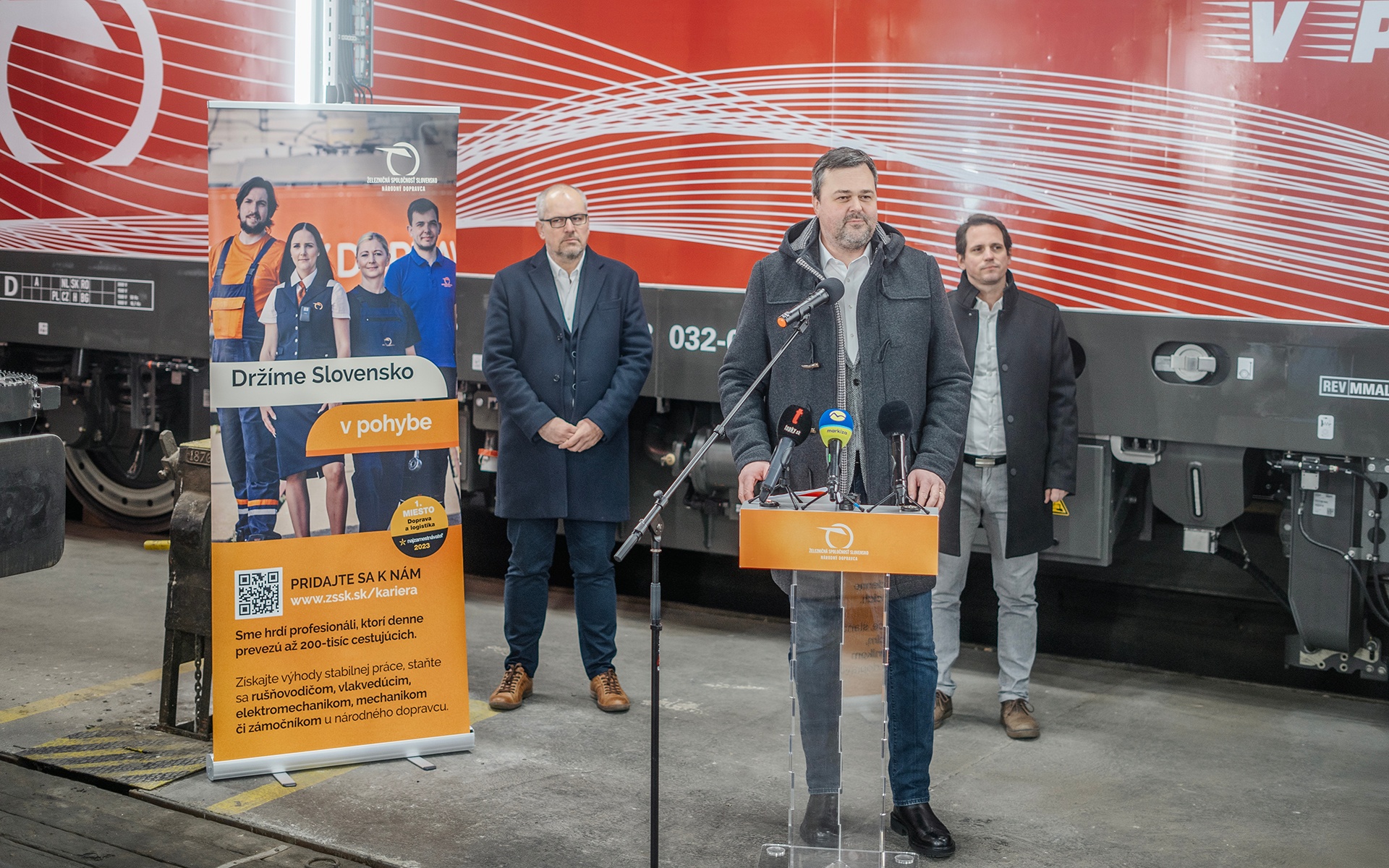 A lenovia predstavenstva zssk prezentuja nova ruane vectron.jpg