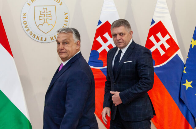 Fico sa s maďarským premiérom Orbánom zhodol v téme tranzitu plynu, skritizoval aj opozíciu – VIDEO, FOTO