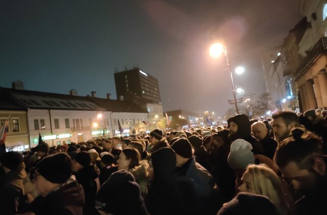 V Košiciach protestoval rekordný počet ľudí, organizátorom nebolo OZ Mier Ukrajine – VIDEO, FOTO