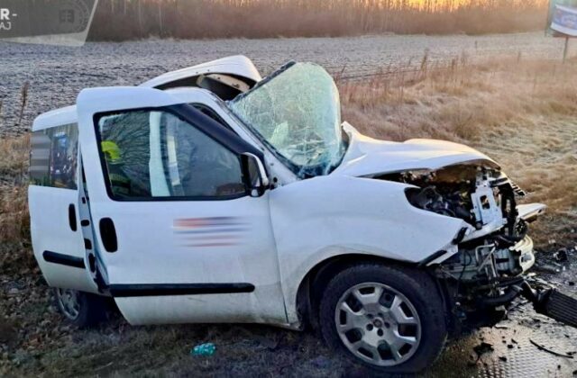 Len 18-ročný vodič zahynul pri tragickej nehode v okrese Nové Zámky. Osudnou sa mu stala zrážka s nákladným vozidlom – FOTO