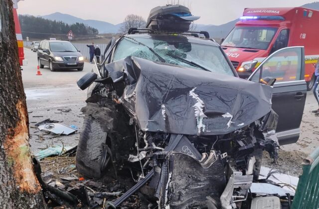 V Rajeckých Tepliciach sa stala tragická dopravná nehoda, vodič podľahol zraneniam v nemocnici – FOTO