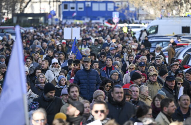 Nie je to premiérska téma ani u susedov? Tisíce Maďarov protestovali za lepšie zdravotníctvo