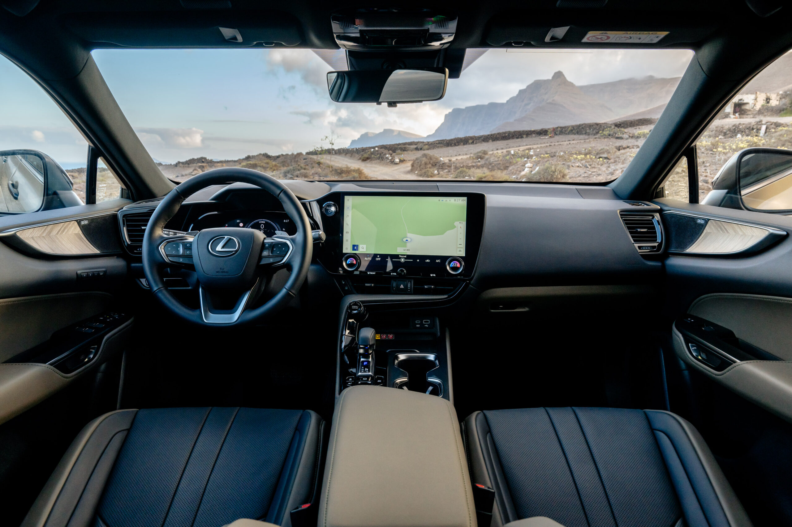 2024 nxlexusovertrail moondesert interiordetail 001.jpg