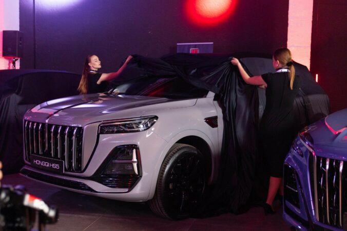 107537_hongqi1 676x451.jpg