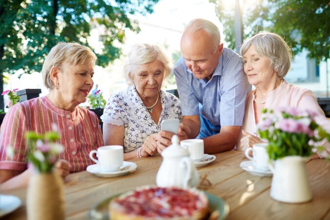 107578_freepic modern seniors with smartphone s 676x451.jpg