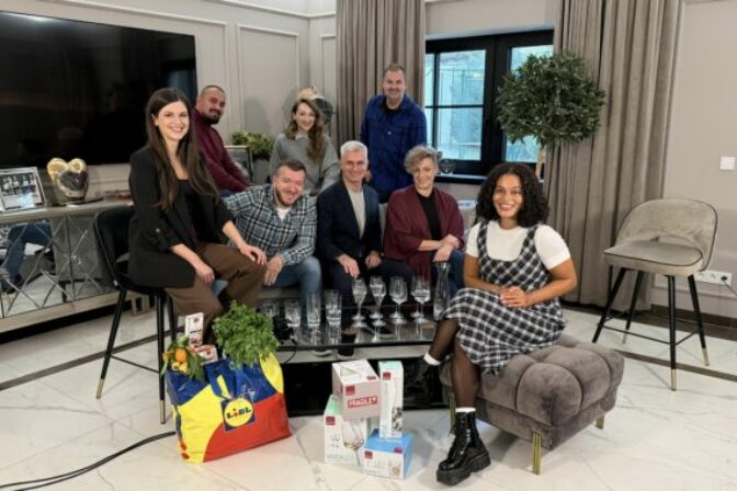 108688_ronaxfragile 676x380.jpg