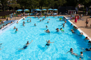 110794_bazeny v thermalparku 676x451 1.jpg