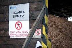 Skladka biomay vo Vojanoch - energia.sk