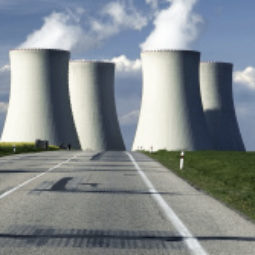 Jadrová elektráreň - istock