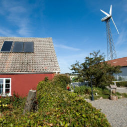Dom s veternou turbínou - Európska komisia