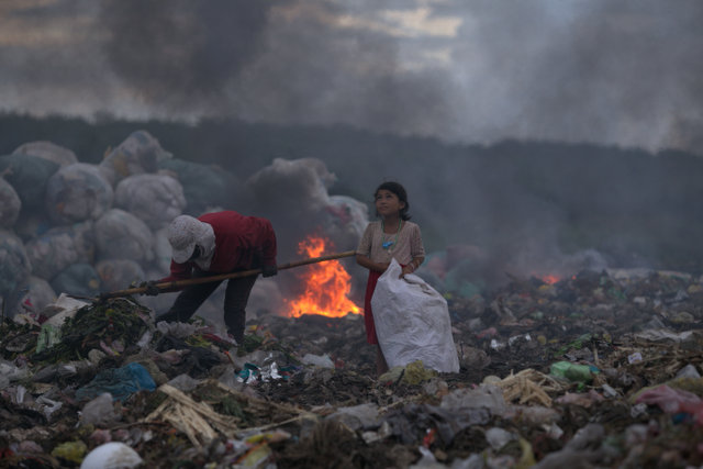 Linh Vinh: "The hopeful eyes of the girl making a living by rubbish" - CIWEM