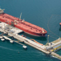 LNG prístav tanker