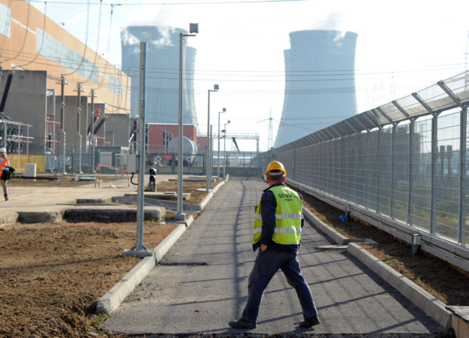 Areál Slovenských elektrárni počas oživenia riadiaceho centra tretieho bloku Atómových elektrární Mochovce. Mochovce, 3. november 2015.
