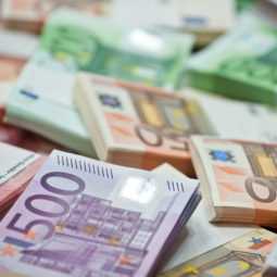 Euro peniaze investicie obnova