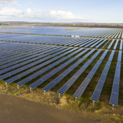 Solarna energia elektráren spolupráca fotovoltaicke panely