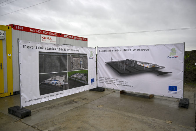 Vizualizácie priebehu výstavby počas otvorenia výstavby novej Elektrickej stanice Mierovo 110/22kV, ktorá je súčasťou projektu Danube InGrid, spolufinancovaného Európskou úniou z Nástroja na prepájanie Európy. Mierovo
